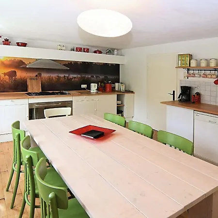 Attractive Holiday In With Garden